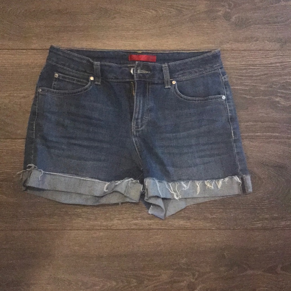 Jennifer Lopez Jean shorts